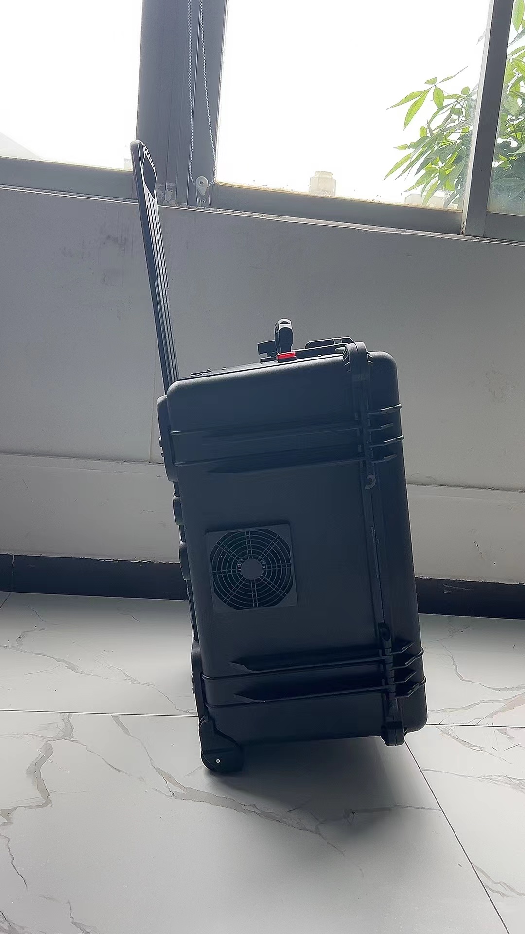 海门手拉箱型移动通信干扰器